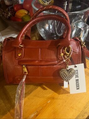 Steve Madden Faux-Leather Crossbody Satchel with Heart color:dk red style:Bgomez